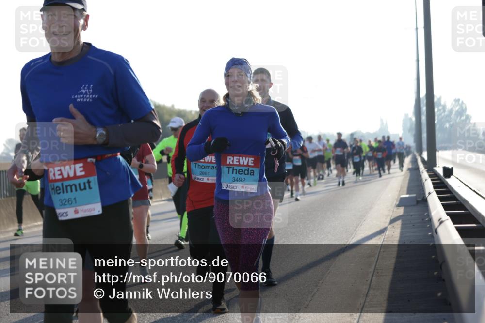 03.10.2025 - Köhlbrandbrückenlauf Jannik Wohlers http://msf.ph/oto/9070066 03.10.2025 09:17:22 Position 3 222, 3261, 2891, 3492 meine-sportfotos.de