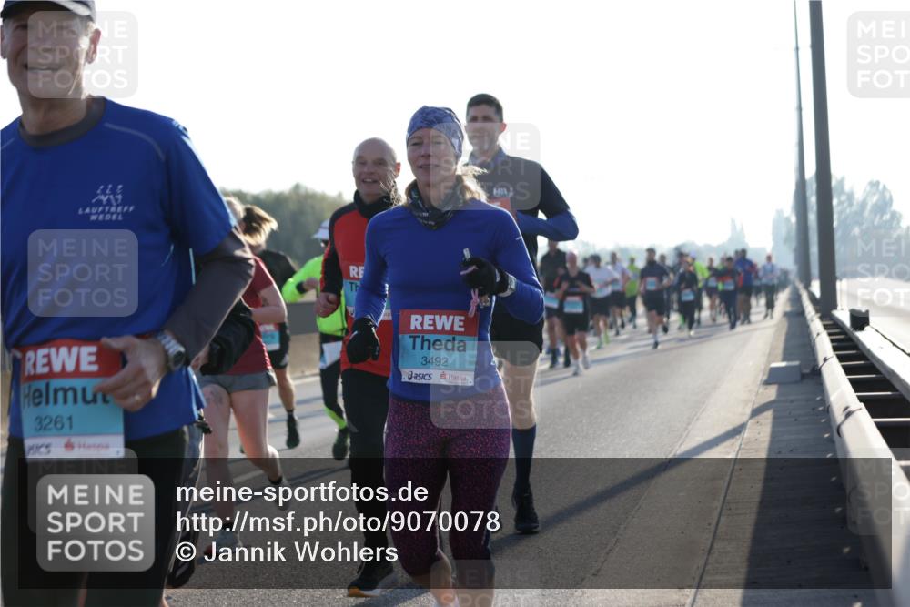 03.10.2025 - Köhlbrandbrückenlauf Jannik Wohlers http://msf.ph/oto/9070078 03.10.2025 09:17:22 Position 3 222, 1427, 3261, 3492 meine-sportfotos.de