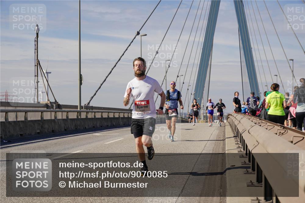 03.10.2025 - Köhlbrandbrückenlauf Michael Burmester http://msf.ph/oto/9070085 03.10.2025 12:33:14 Position 2 6086 meine-sportfotos.de