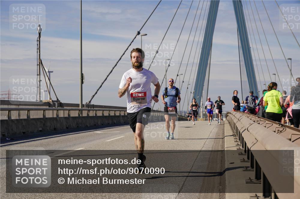 03.10.2025 - Köhlbrandbrückenlauf Michael Burmester http://msf.ph/oto/9070090 03.10.2025 12:33:15 Position 2 6086 meine-sportfotos.de