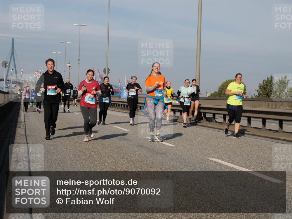 03.10.2025 - Köhlbrandbrückenlauf Fabian Wolf http://msf.ph/oto/9070092 03.10.2025 10:12:22 Position 3 2511, 2465, 2338 meine-sportfotos.de