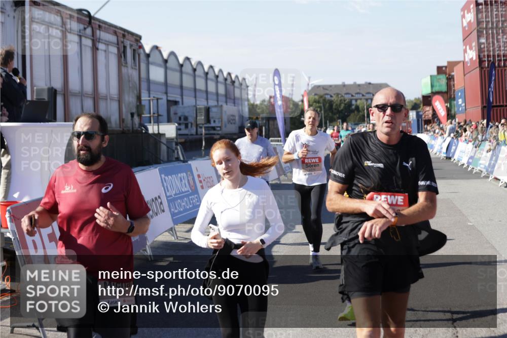 03.10.2025 - Köhlbrandbrückenlauf Jannik Wohlers http://msf.ph/oto/9070095 03.10.2025 13:14:18 Ziel 4313, 4437, 4569, 4641, 4728, 4776, 4809, 4888, 5282, 6012, 6327, 6418, 6512, 6735 meine-sportfotos.de