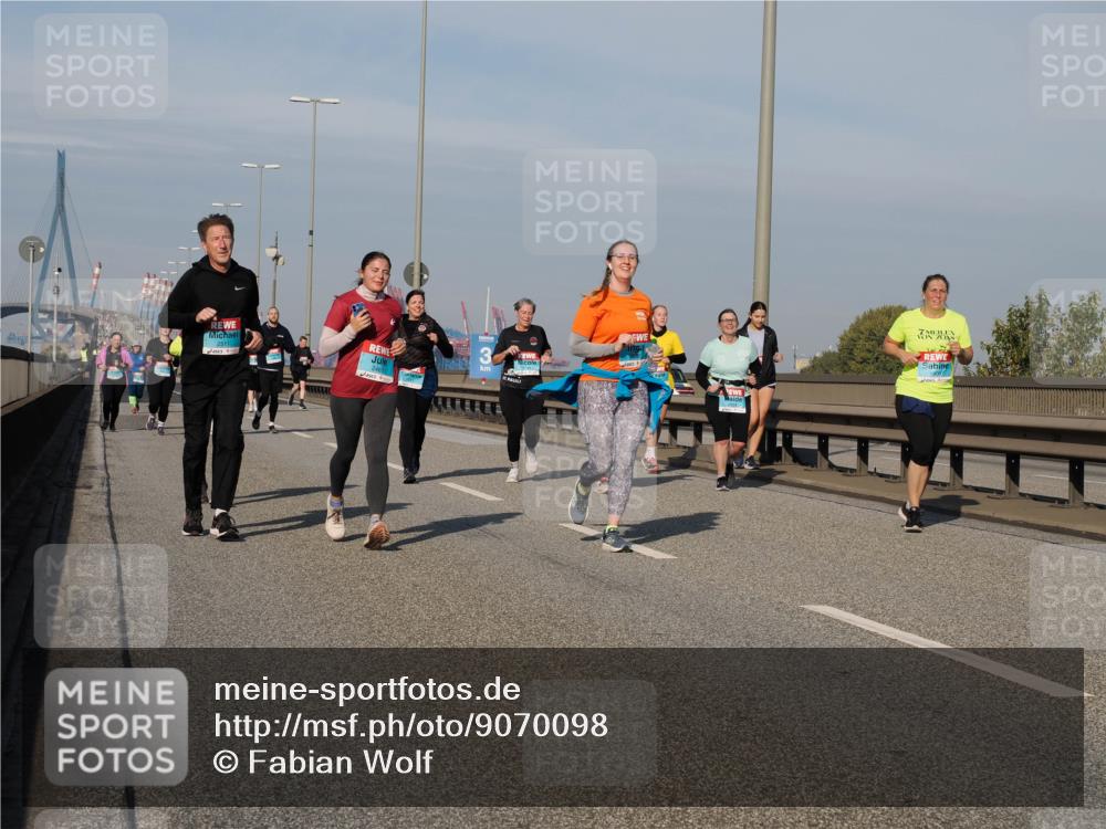 03.10.2025 - Köhlbrandbrückenlauf Fabian Wolf http://msf.ph/oto/9070098 03.10.2025 10:12:23 Position 3 2511, 2465, 1800 meine-sportfotos.de