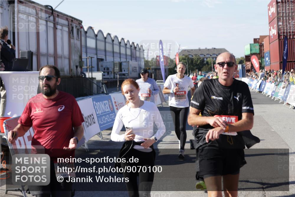 03.10.2025 - Köhlbrandbrückenlauf Jannik Wohlers http://msf.ph/oto/9070100 03.10.2025 13:14:18 Ziel 4313, 4437, 4569, 4641, 4728, 4776, 4809, 4888, 5282, 6012, 6327, 6418, 6512, 6735 meine-sportfotos.de