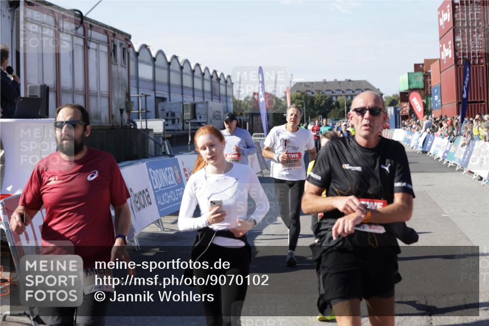 03.10.2025 - Köhlbrandbrückenlauf Jannik Wohlers http://msf.ph/oto/9070102 03.10.2025 13:14:18 Ziel 4313, 4437, 4569, 4641, 4728, 4776, 4809, 4888, 5282, 6012, 6327, 6418, 6512, 6735 meine-sportfotos.de