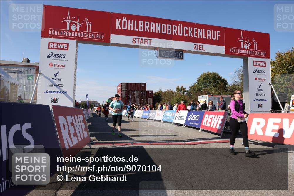 03.10.2025 - Köhlbrandbrückenlauf Lena Gebhardt http://msf.ph/oto/9070104 03.10.2025 13:35:20 Ziel 4434, 4886, 4949, 5279, 5360, 5412, 5548, 5575, 6204, 6205, 6358, 6547 meine-sportfotos.de