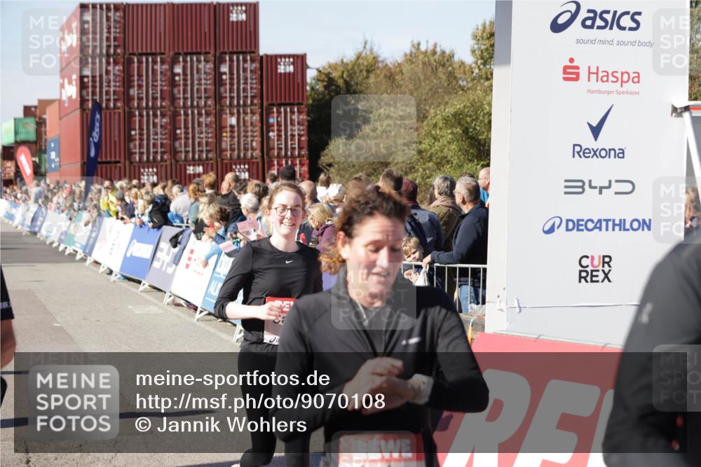 03.10.2025 - Köhlbrandbrückenlauf Jannik Wohlers http://msf.ph/oto/9070108 03.10.2025 13:14:18 Ziel 4313, 4437, 4569, 4641, 4728, 4776, 4809, 4888, 5282, 6012, 6327, 6418, 6512, 6735 meine-sportfotos.de