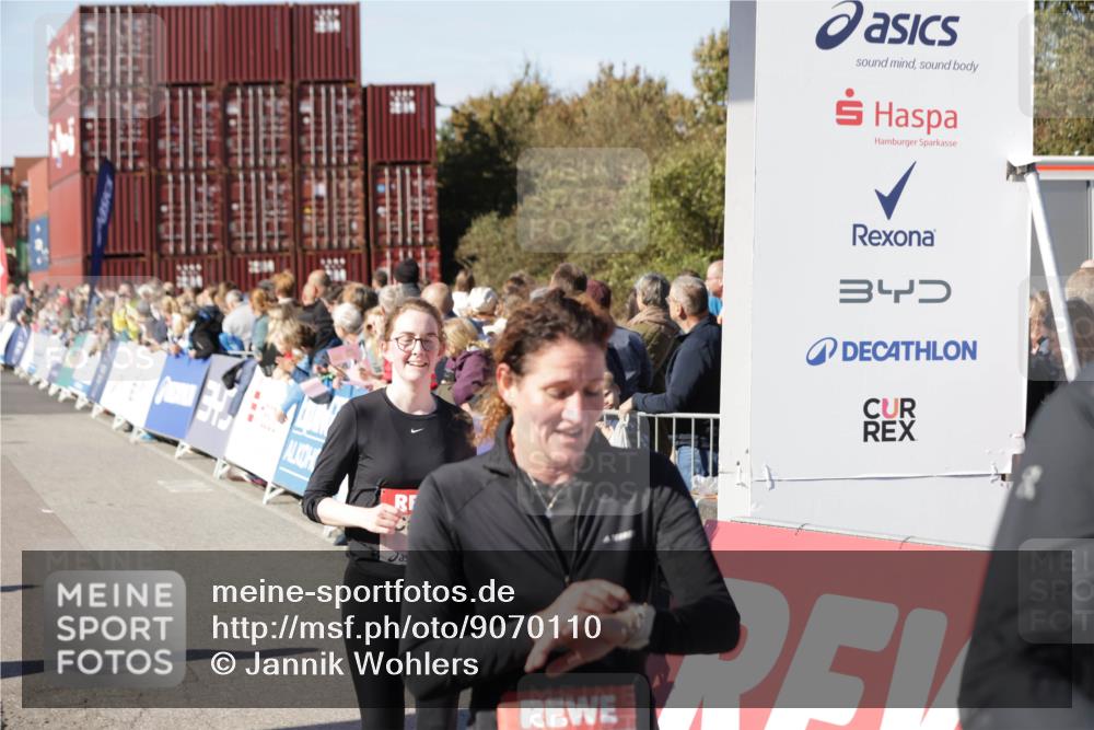 03.10.2025 - Köhlbrandbrückenlauf Jannik Wohlers http://msf.ph/oto/9070110 03.10.2025 13:14:18 Ziel 4313, 4437, 4569, 4641, 4728, 4776, 4809, 4888, 5282, 6012, 6327, 6418, 6512, 6735 meine-sportfotos.de