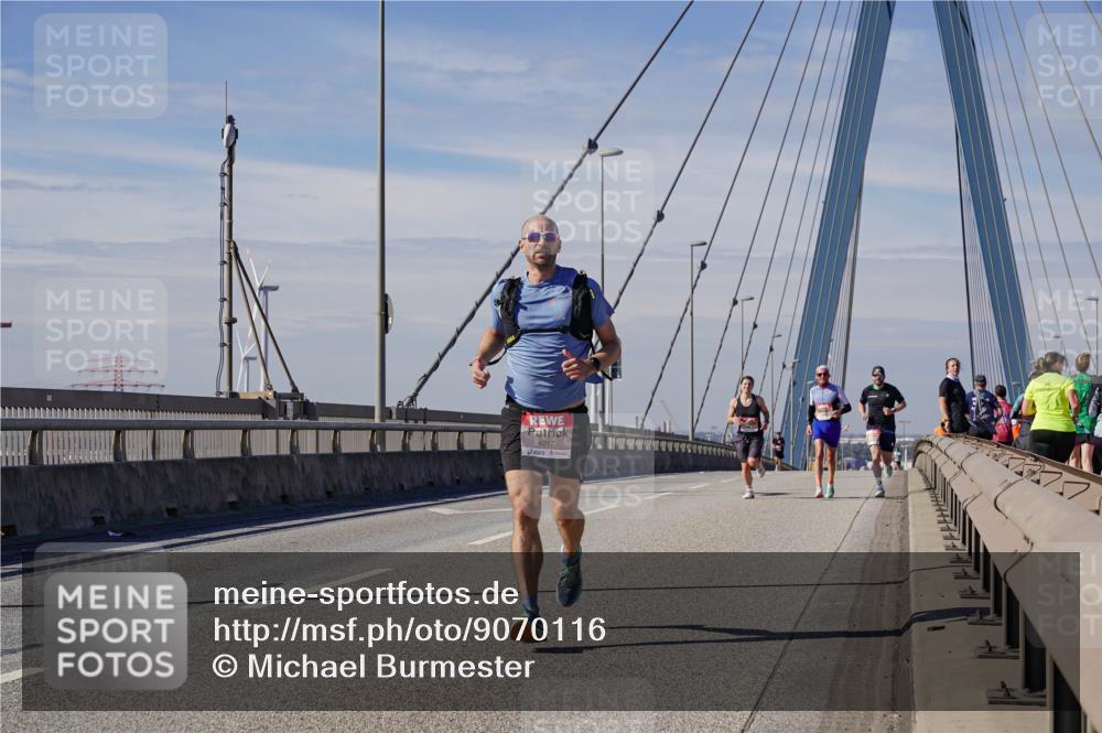 03.10.2025 - Köhlbrandbrückenlauf Michael Burmester http://msf.ph/oto/9070116 03.10.2025 12:33:17 Position 2 4017 meine-sportfotos.de