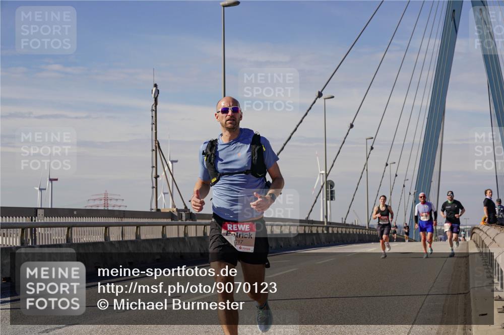 03.10.2025 - Köhlbrandbrückenlauf Michael Burmester http://msf.ph/oto/9070123 03.10.2025 12:33:17 Position 2 4017 meine-sportfotos.de