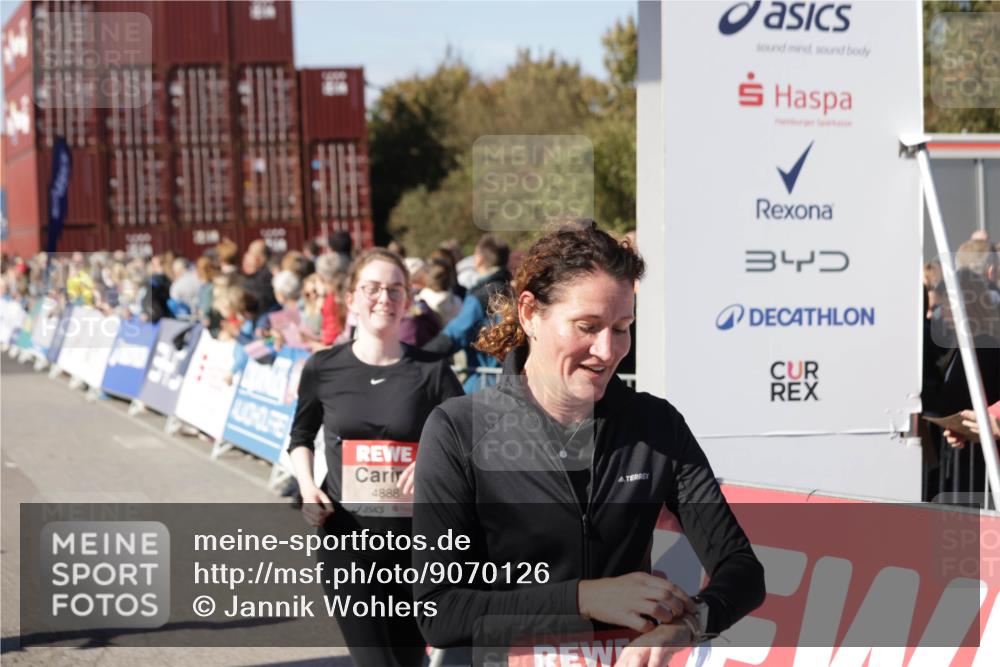 03.10.2025 - Köhlbrandbrückenlauf Jannik Wohlers http://msf.ph/oto/9070126 03.10.2025 13:14:18 Ziel 4313, 4437, 4569, 4641, 4728, 4776, 4809, 4888, 5282, 6012, 6327, 6418, 6512, 6735 meine-sportfotos.de