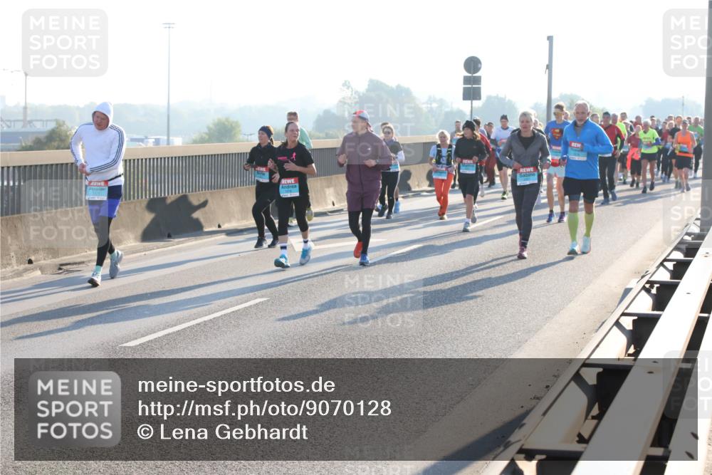 03.10.2025 - Köhlbrandbrückenlauf Lena Gebhardt http://msf.ph/oto/9070128 03.10.2025 09:24:18 Position 1  meine-sportfotos.de