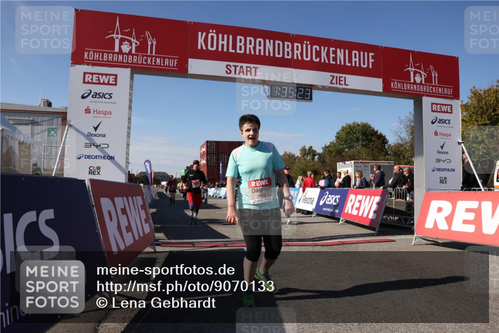 03.10.2025 - Köhlbrandbrückenlauf Lena Gebhardt http://msf.ph/oto/9070133 03.10.2025 13:35:24 Ziel 4434, 4440, 4886, 4949, 5140, 5279, 5412, 5548, 5575, 6204, 6205, 6358, 6411, 6547 meine-sportfotos.de