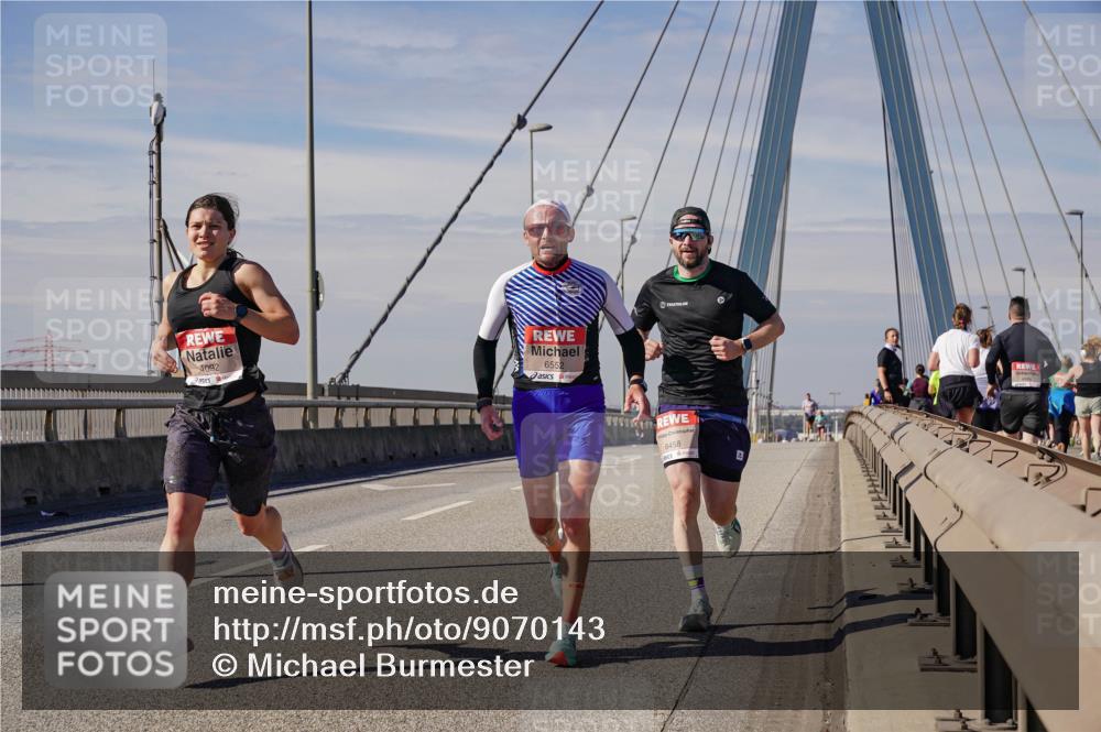03.10.2025 - Köhlbrandbrückenlauf Michael Burmester http://msf.ph/oto/9070143 03.10.2025 12:33:22 Position 2 4092, 6552, 6458 meine-sportfotos.de