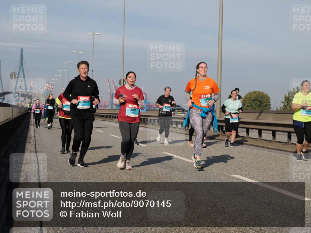 03.10.2025 - Köhlbrandbrückenlauf Fabian Wolf http://msf.ph/oto/9070145 03.10.2025 10:12:24 Position 3 2511, 2465, 1800 meine-sportfotos.de