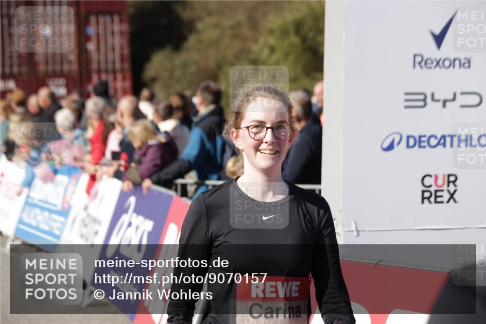 03.10.2025 - Köhlbrandbrückenlauf Jannik Wohlers http://msf.ph/oto/9070157 03.10.2025 13:14:19 Ziel 4313, 4426, 4437, 4569, 4641, 4728, 4776, 4809, 4888, 5282, 6012, 6327, 6418, 6512, 6735 meine-sportfotos.de