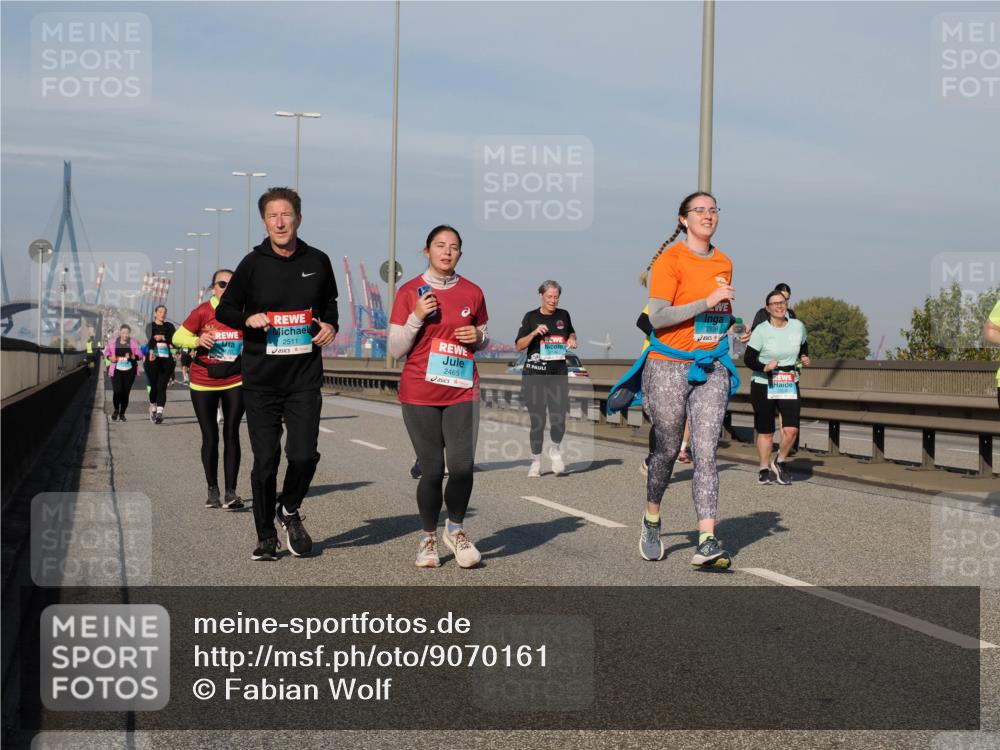 03.10.2025 - Köhlbrandbrückenlauf Fabian Wolf http://msf.ph/oto/9070161 03.10.2025 10:12:24 Position 3 2511, 2465, 2338 meine-sportfotos.de