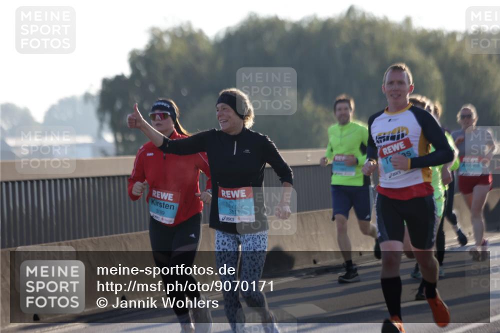 03.10.2025 - Köhlbrandbrückenlauf Jannik Wohlers http://msf.ph/oto/9070171 03.10.2025 09:17:26 Position 3 3189, 3811 meine-sportfotos.de