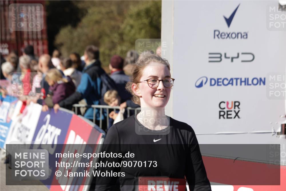 03.10.2025 - Köhlbrandbrückenlauf Jannik Wohlers http://msf.ph/oto/9070173 03.10.2025 13:14:20 Ziel 4426, 4437, 4569, 4641, 4728, 4776, 4809, 4888, 5282, 6012, 6327, 6418, 6512, 6735 meine-sportfotos.de