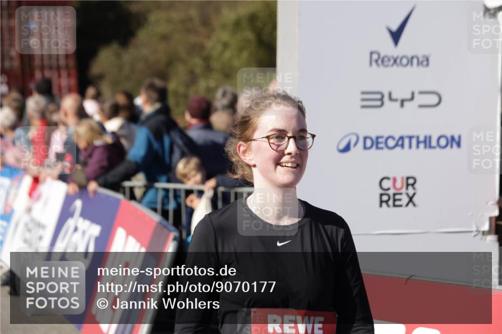 03.10.2025 - Köhlbrandbrückenlauf Jannik Wohlers http://msf.ph/oto/9070177 03.10.2025 13:14:20 Ziel 4426, 4437, 4569, 4641, 4728, 4776, 4809, 4888, 5282, 6012, 6327, 6418, 6512, 6735 meine-sportfotos.de