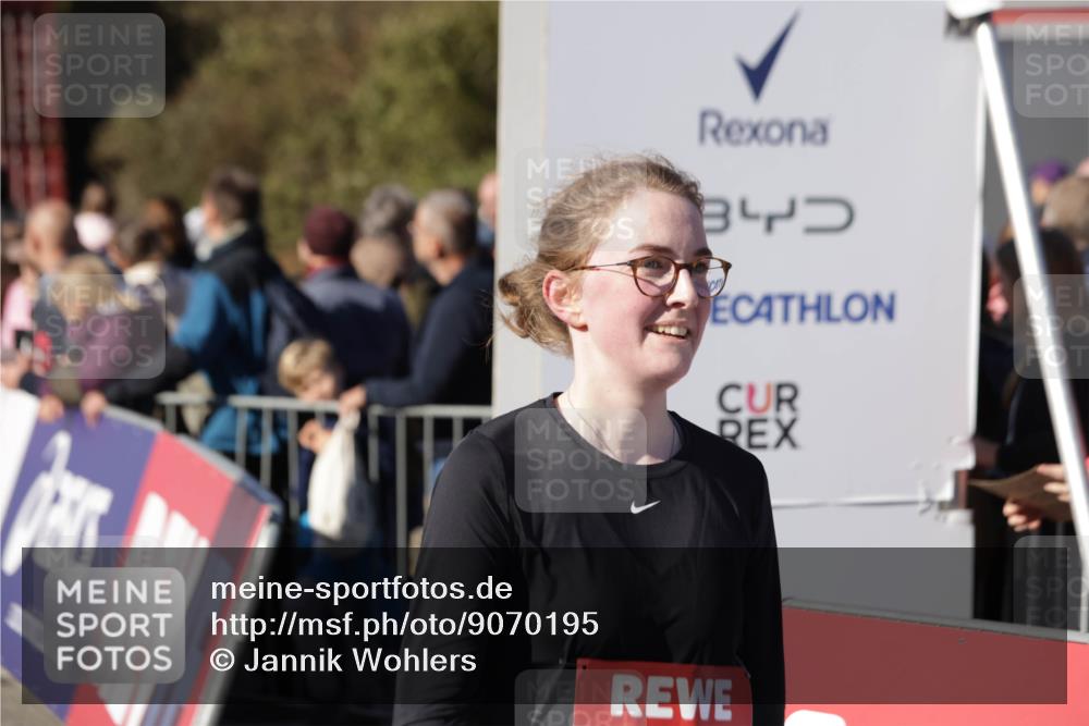 03.10.2025 - Köhlbrandbrückenlauf Jannik Wohlers http://msf.ph/oto/9070195 03.10.2025 13:14:20 Ziel 4426, 4437, 4569, 4641, 4728, 4776, 4809, 4888, 5282, 6012, 6327, 6418, 6512, 6735 meine-sportfotos.de