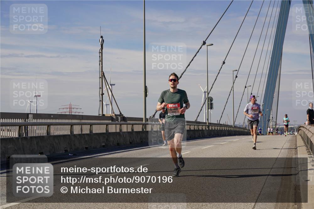 03.10.2025 - Köhlbrandbrückenlauf Michael Burmester http://msf.ph/oto/9070196 03.10.2025 12:33:39 Position 2  meine-sportfotos.de