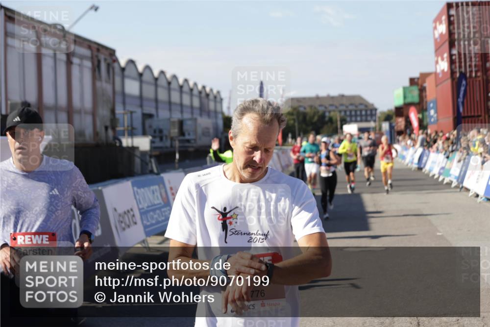 03.10.2025 - Köhlbrandbrückenlauf Jannik Wohlers http://msf.ph/oto/9070199 03.10.2025 13:14:21 Ziel 4426, 4437, 4569, 4641, 4728, 4776, 4809, 4888, 5132, 5282, 6012, 6327, 6418, 6512, 6735 meine-sportfotos.de