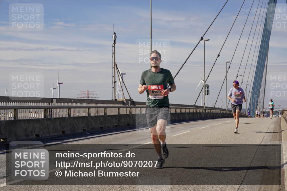 03.10.2025 - Köhlbrandbrückenlauf Michael Burmester http://msf.ph/oto/9070207 03.10.2025 12:33:40 Position 2 4058 meine-sportfotos.de
