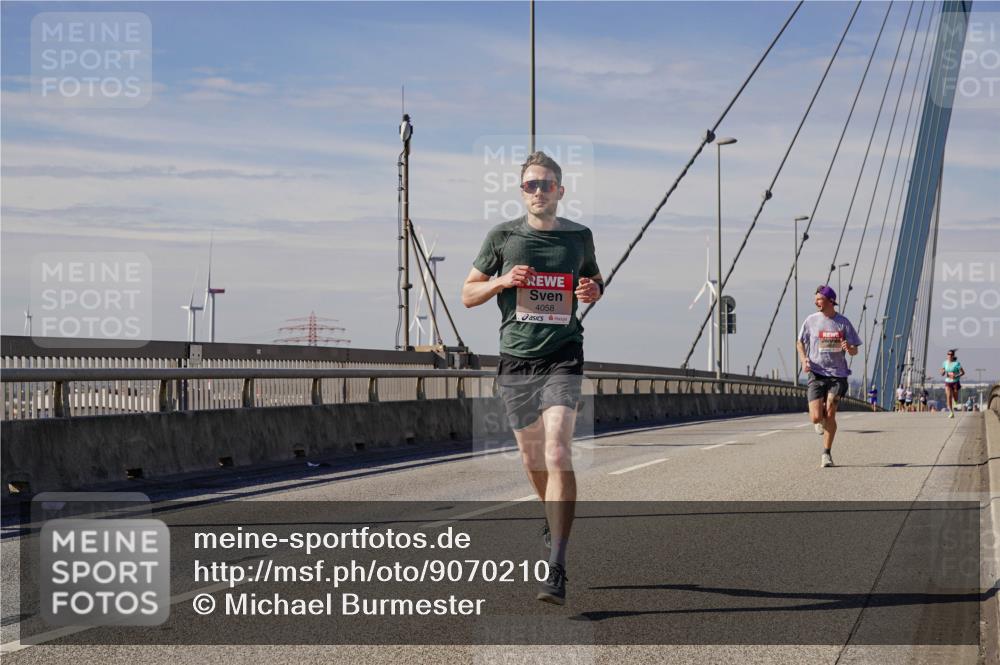 03.10.2025 - Köhlbrandbrückenlauf Michael Burmester http://msf.ph/oto/9070210 03.10.2025 12:33:40 Position 2 4058 meine-sportfotos.de