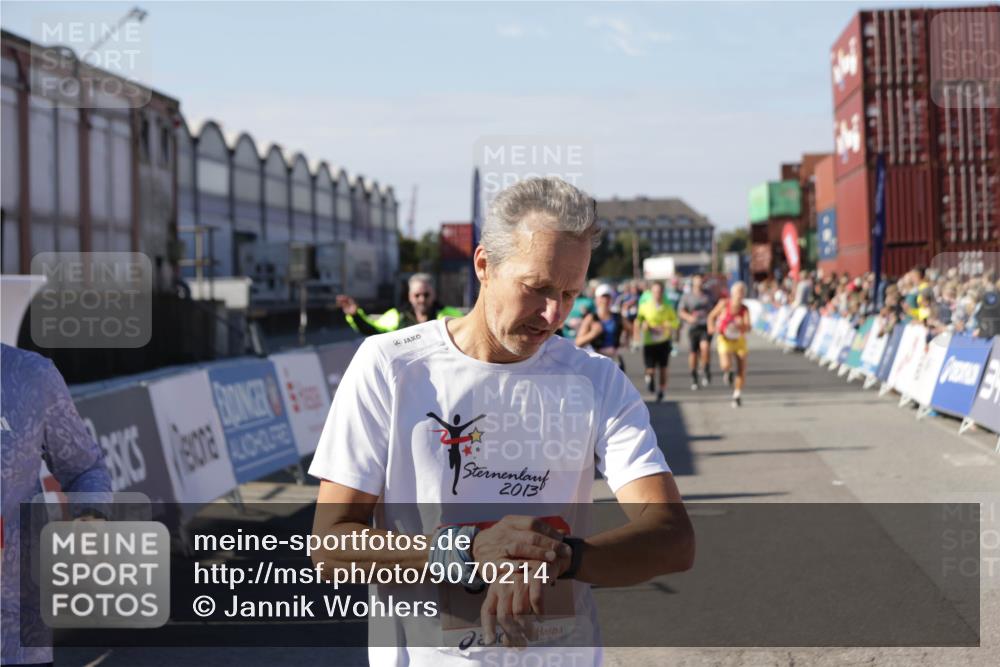 03.10.2025 - Köhlbrandbrückenlauf Jannik Wohlers http://msf.ph/oto/9070214 03.10.2025 13:14:21 Ziel 4426, 4437, 4569, 4641, 4728, 4776, 4809, 4888, 5132, 5282, 6012, 6327, 6418, 6512, 6735 meine-sportfotos.de