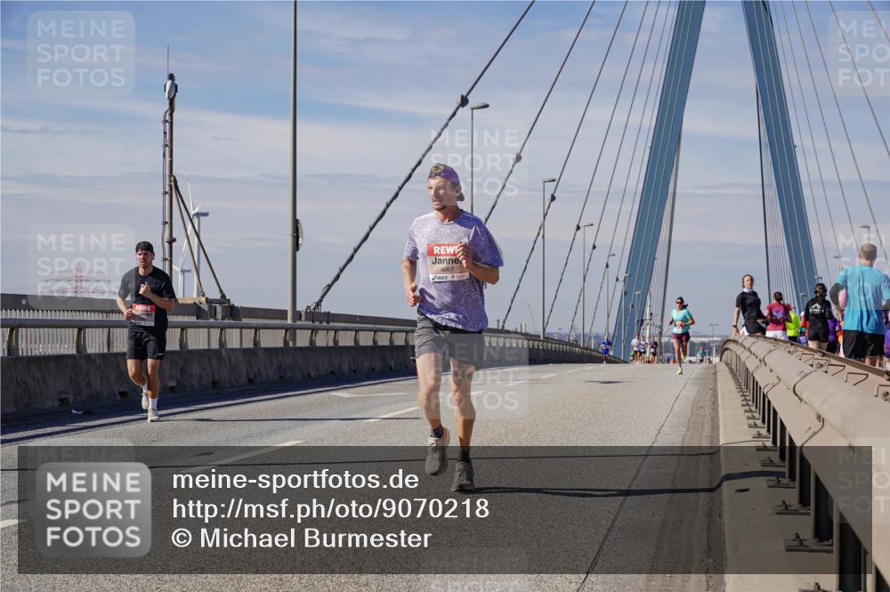 03.10.2025 - Köhlbrandbrückenlauf Michael Burmester http://msf.ph/oto/9070218 03.10.2025 12:33:42 Position 2 4087 meine-sportfotos.de