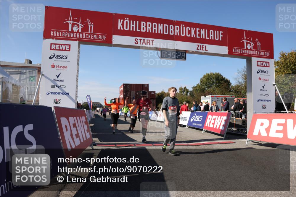 03.10.2025 - Köhlbrandbrückenlauf Lena Gebhardt http://msf.ph/oto/9070222 03.10.2025 13:35:28 Ziel 4434, 4440, 4886, 4949, 5140, 5279, 5356, 5517, 5539, 5548, 5575, 6283, 6358, 6411 meine-sportfotos.de