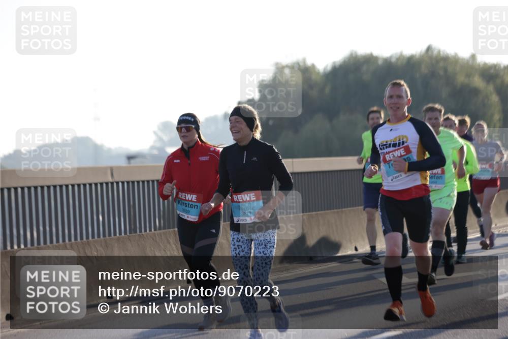 03.10.2025 - Köhlbrandbrückenlauf Jannik Wohlers http://msf.ph/oto/9070223 03.10.2025 09:17:26 Position 3 3189, 3811 meine-sportfotos.de