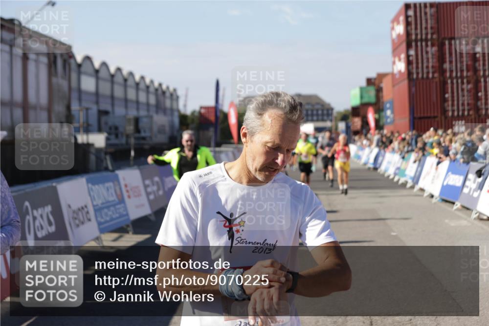 03.10.2025 - Köhlbrandbrückenlauf Jannik Wohlers http://msf.ph/oto/9070225 03.10.2025 13:14:21 Ziel 4426, 4437, 4569, 4641, 4728, 4776, 4809, 4888, 5132, 5282, 6012, 6327, 6418, 6512, 6735 meine-sportfotos.de