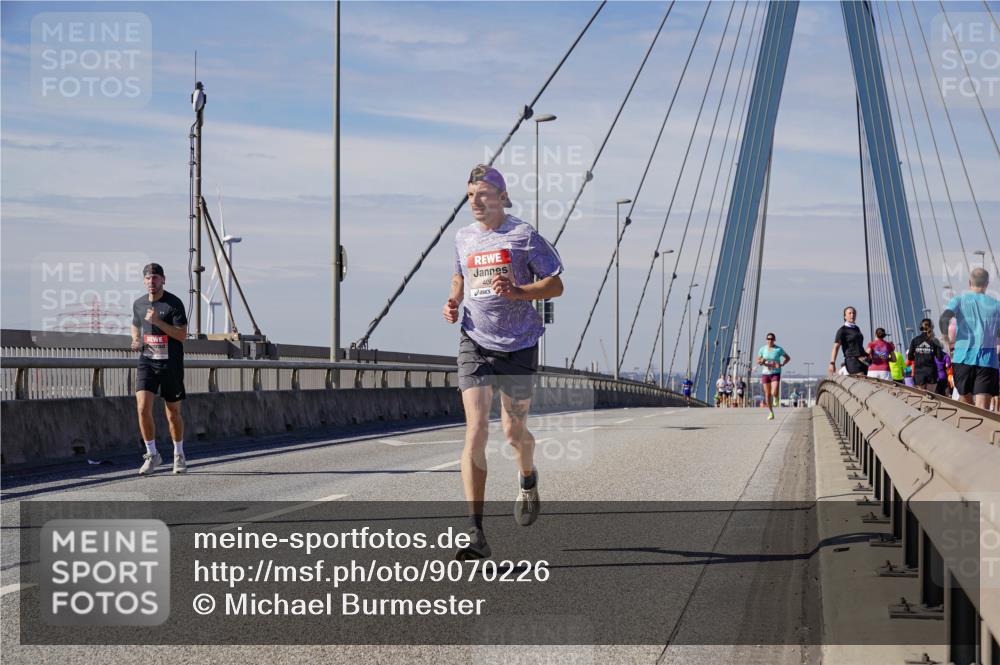 03.10.2025 - Köhlbrandbrückenlauf Michael Burmester http://msf.ph/oto/9070226 03.10.2025 12:33:43 Position 2 406 meine-sportfotos.de