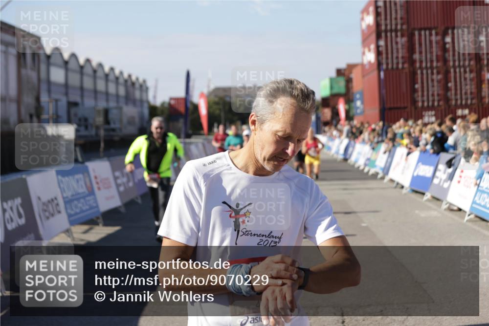 03.10.2025 - Köhlbrandbrückenlauf Jannik Wohlers http://msf.ph/oto/9070229 03.10.2025 13:14:21 Ziel 4426, 4437, 4569, 4641, 4728, 4776, 4809, 4888, 5132, 5282, 6012, 6327, 6418, 6512, 6735 meine-sportfotos.de
