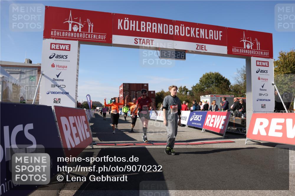 03.10.2025 - Köhlbrandbrückenlauf Lena Gebhardt http://msf.ph/oto/9070232 03.10.2025 13:35:28 Ziel 4434, 4440, 4886, 4949, 5140, 5279, 5356, 5517, 5539, 5548, 5575, 6283, 6358, 6411 meine-sportfotos.de