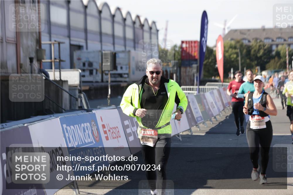 03.10.2025 - Köhlbrandbrückenlauf Jannik Wohlers http://msf.ph/oto/9070234 03.10.2025 13:14:22 Ziel 4426, 4437, 4569, 4641, 4728, 4776, 4809, 4888, 5132, 5282, 5902, 5903, 6012, 6327, 6418, 6512, 6735 meine-sportfotos.de