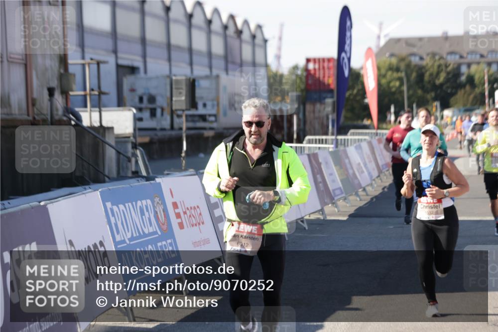 03.10.2025 - Köhlbrandbrückenlauf Jannik Wohlers http://msf.ph/oto/9070252 03.10.2025 13:14:22 Ziel 4426, 4437, 4569, 4641, 4728, 4776, 4809, 4888, 5132, 5282, 5902, 5903, 6012, 6327, 6418, 6512, 6735 meine-sportfotos.de