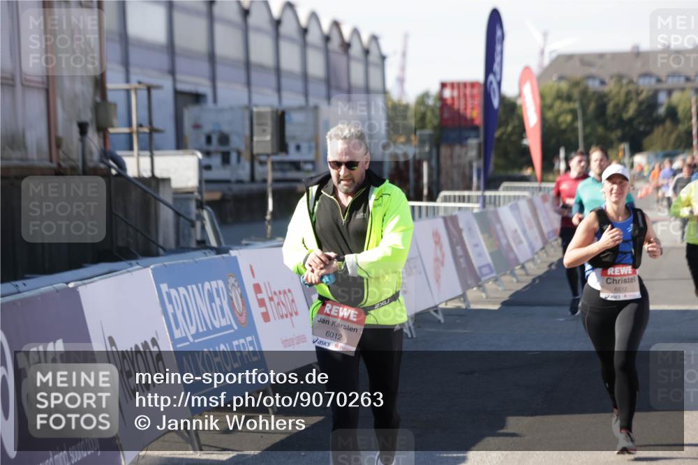 03.10.2025 - Köhlbrandbrückenlauf Jannik Wohlers http://msf.ph/oto/9070263 03.10.2025 13:14:23 Ziel 4426, 4437, 4569, 4641, 4776, 4888, 5132, 5282, 5805, 5902, 5903, 6012, 6327, 6418, 6512, 6735 meine-sportfotos.de