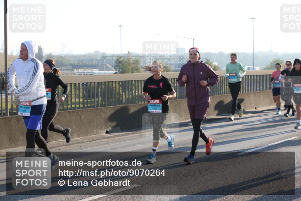 03.10.2025 - Köhlbrandbrückenlauf Lena Gebhardt http://msf.ph/oto/9070264 03.10.2025 09:24:21 Position 1 1927, 1978, 2897 meine-sportfotos.de