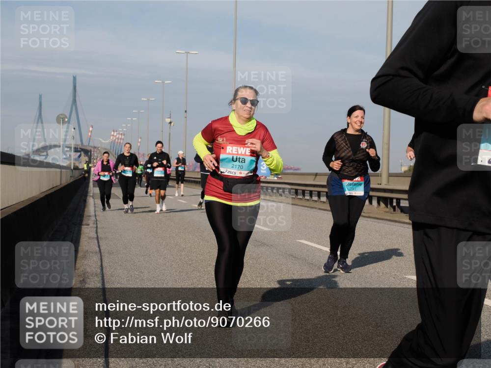 03.10.2025 - Köhlbrandbrückenlauf Fabian Wolf http://msf.ph/oto/9070266 03.10.2025 10:12:27 Position 3 2170, 2041 meine-sportfotos.de