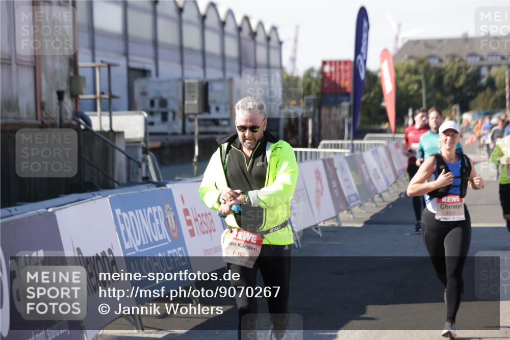 03.10.2025 - Köhlbrandbrückenlauf Jannik Wohlers http://msf.ph/oto/9070267 03.10.2025 13:14:23 Ziel 4426, 4437, 4569, 4641, 4776, 4888, 5132, 5282, 5805, 5902, 5903, 6012, 6327, 6418, 6512, 6735 meine-sportfotos.de