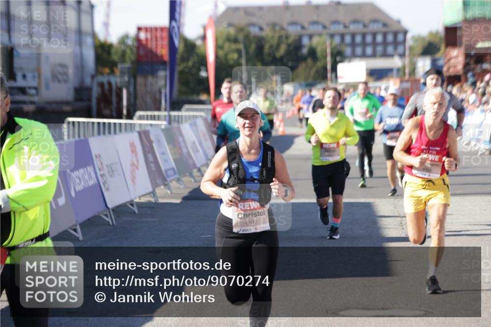 03.10.2025 - Köhlbrandbrückenlauf Jannik Wohlers http://msf.ph/oto/9070274 03.10.2025 13:14:23 Ziel 4426, 4437, 4569, 4641, 4776, 4888, 5132, 5282, 5805, 5902, 5903, 6012, 6327, 6418, 6512, 6735 meine-sportfotos.de