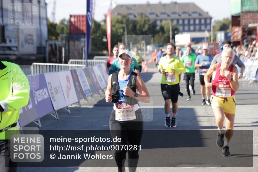 03.10.2025 - Köhlbrandbrückenlauf Jannik Wohlers http://msf.ph/oto/9070281 03.10.2025 13:14:24 Ziel 4400, 4426, 4437, 4569, 4641, 4776, 4888, 5132, 5282, 5805, 5902, 5903, 6012, 6327, 6418, 6512, 6735 meine-sportfotos.de