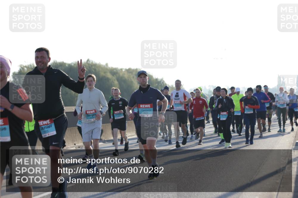 03.10.2025 - Köhlbrandbrückenlauf Jannik Wohlers http://msf.ph/oto/9070282 03.10.2025 09:17:28 Position 3 1015, 3820 meine-sportfotos.de