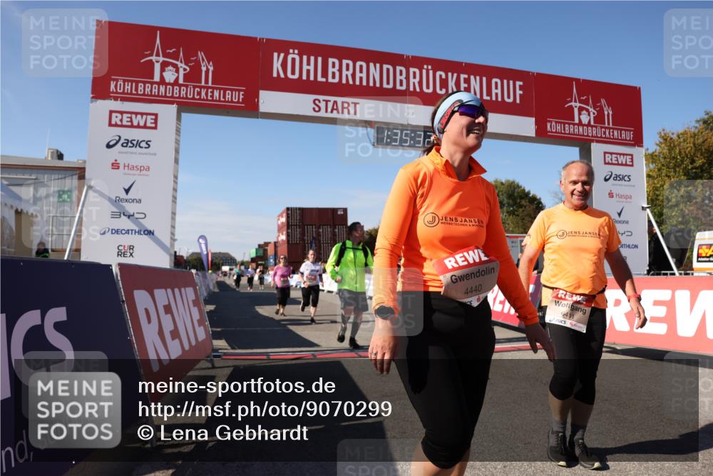 03.10.2025 - Köhlbrandbrückenlauf Lena Gebhardt http://msf.ph/oto/9070299 03.10.2025 13:35:32 Ziel 4434, 4440, 4949, 5140, 5356, 5517, 5539, 5548, 5575, 6283, 6358, 6411 meine-sportfotos.de