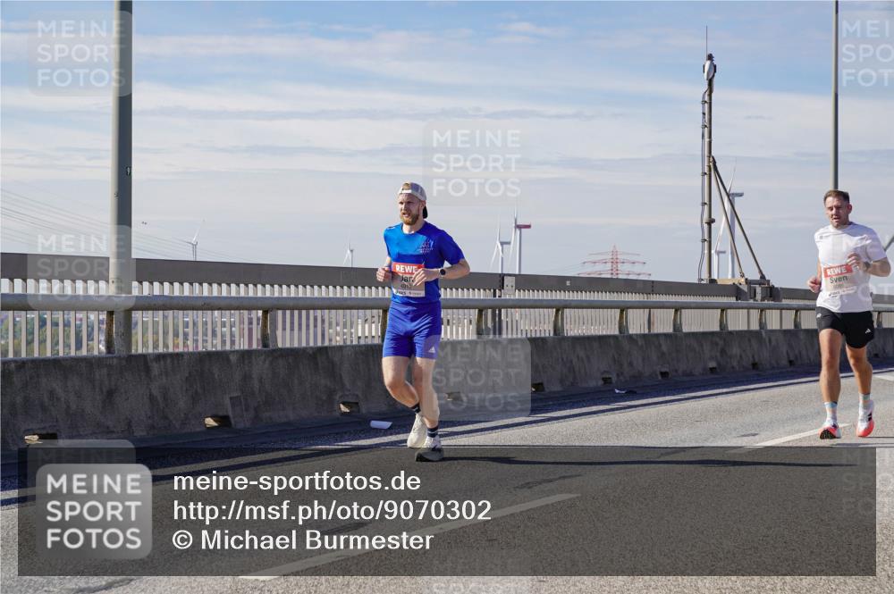 03.10.2025 - Köhlbrandbrückenlauf Michael Burmester http://msf.ph/oto/9070302 03.10.2025 12:34:08 Position 2 6085 meine-sportfotos.de