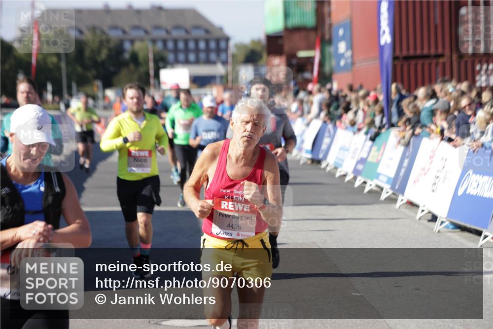 03.10.2025 - Köhlbrandbrückenlauf Jannik Wohlers http://msf.ph/oto/9070306 03.10.2025 13:14:25 Ziel 4400, 4426, 4437, 4569, 4776, 4888, 5132, 5282, 5782, 5805, 5902, 5903, 6012, 6327, 6418, 6512, 6735 meine-sportfotos.de
