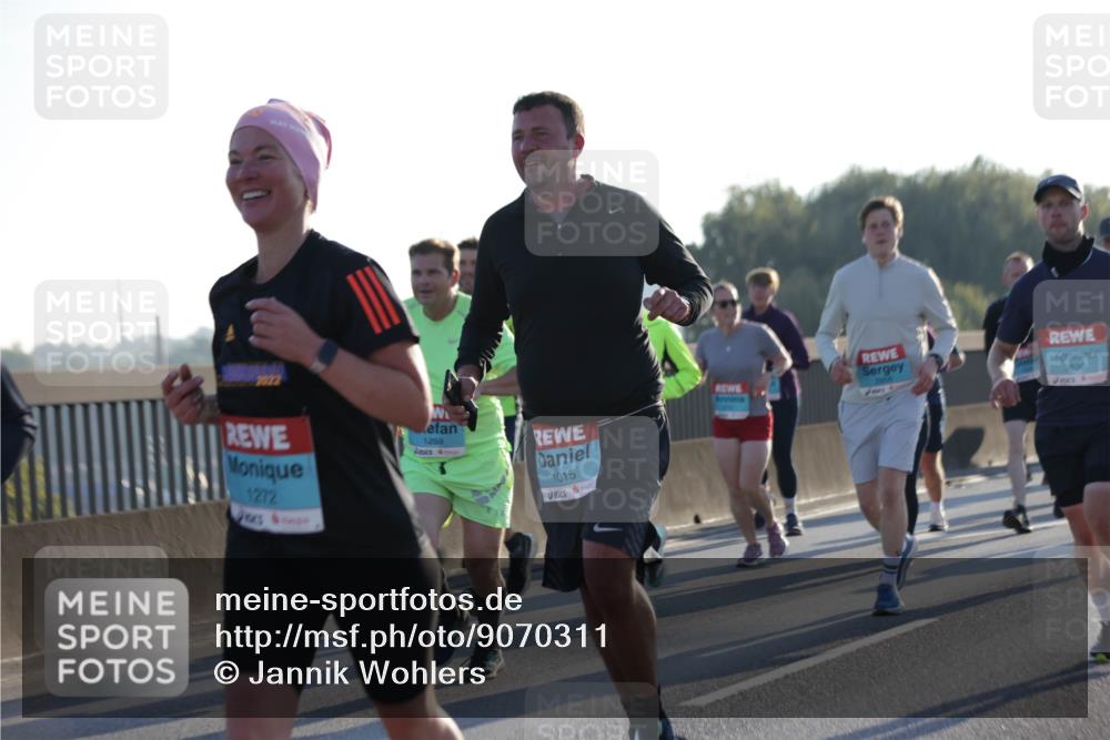 03.10.2025 - Köhlbrandbrückenlauf Jannik Wohlers http://msf.ph/oto/9070311 03.10.2025 09:17:29 Position 3 2022, 1272, 1259, 1015, 3820 meine-sportfotos.de
